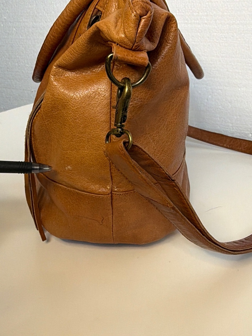 Day and mood Women’s Brown Leather Crossbody Bag - buttery soft - Picture 15 of 16